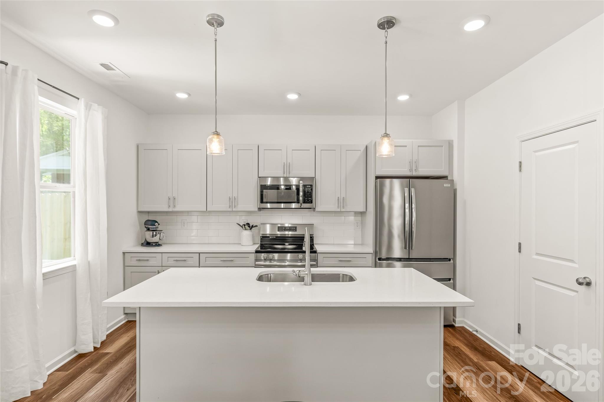 1913 Marlwood Circle