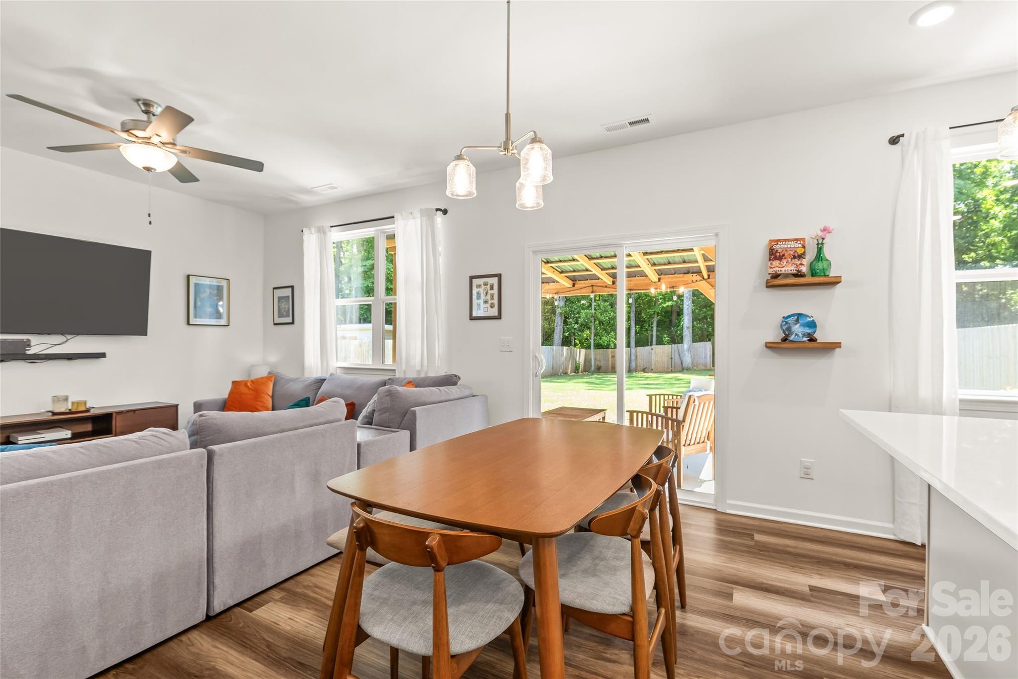 1913 Marlwood Circle