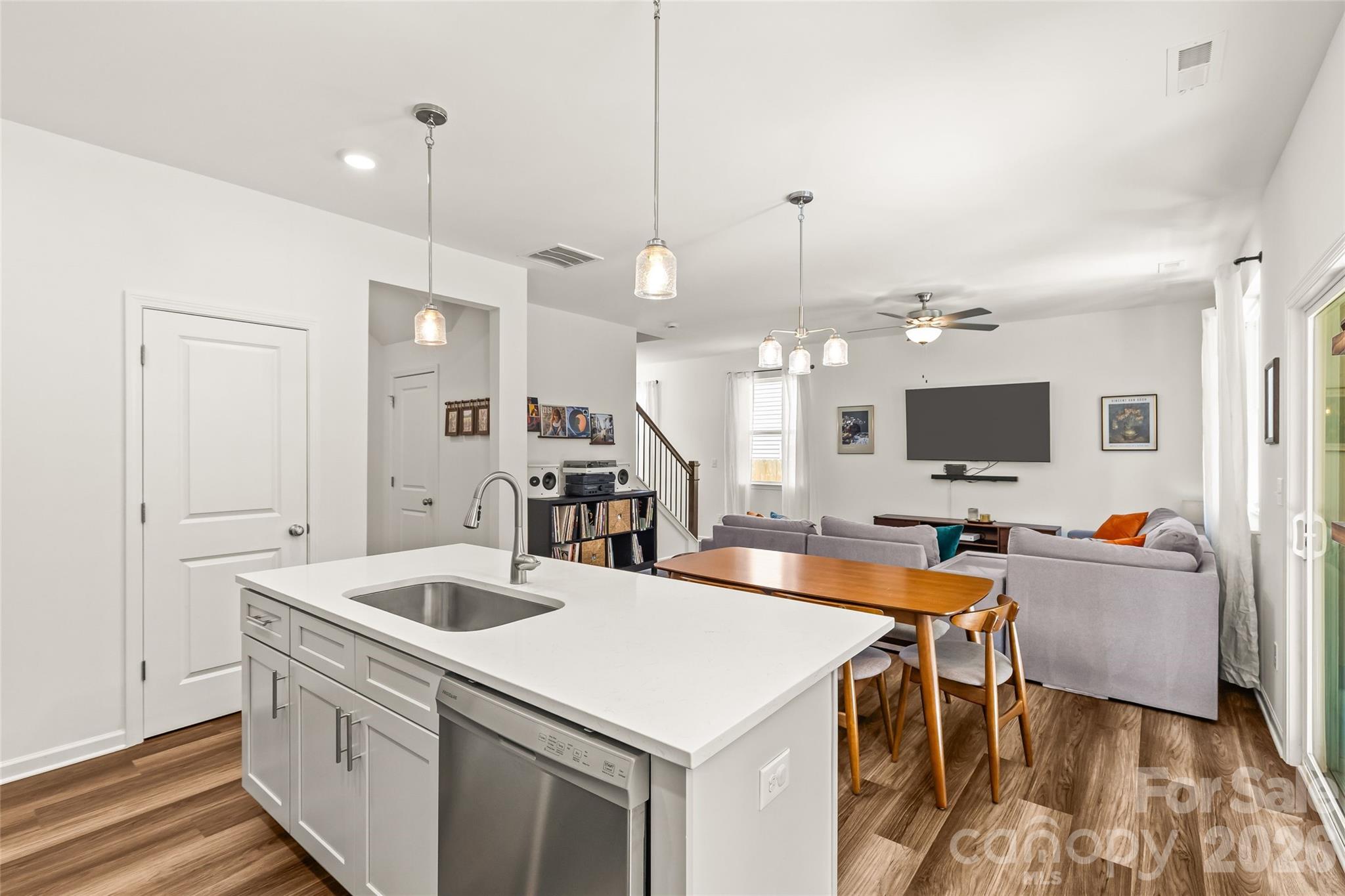 1913 Marlwood Circle