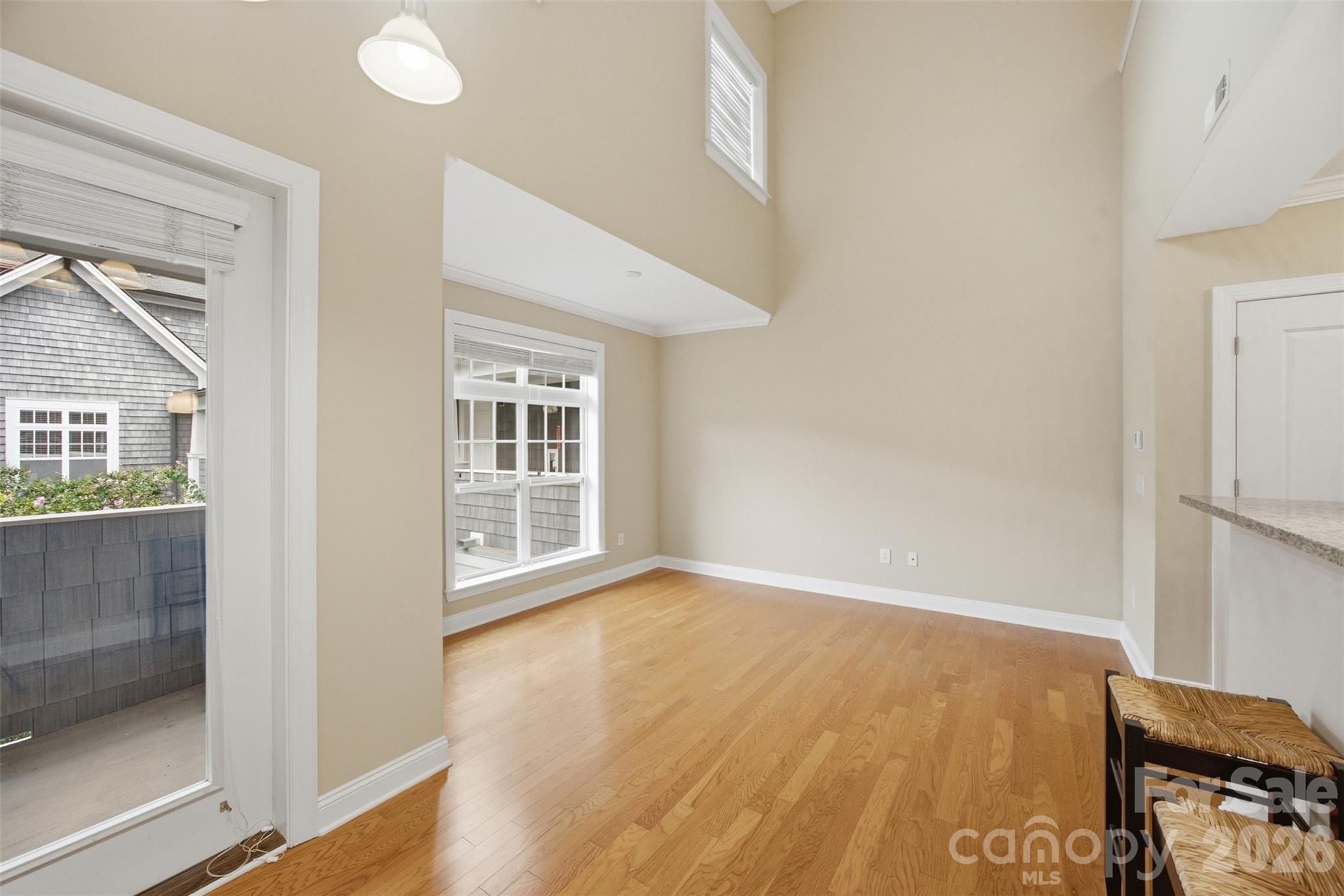 301 E Tremont Avenue Unit: 318
