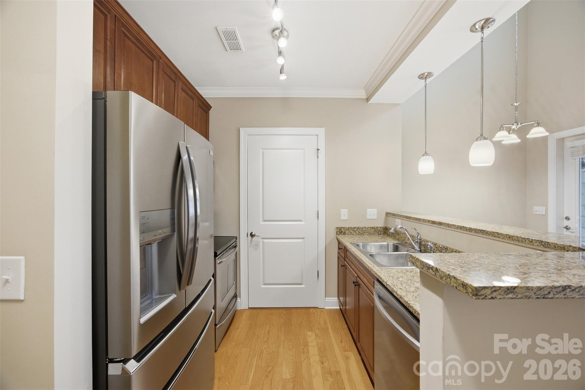 301 E Tremont Avenue Unit: 318
