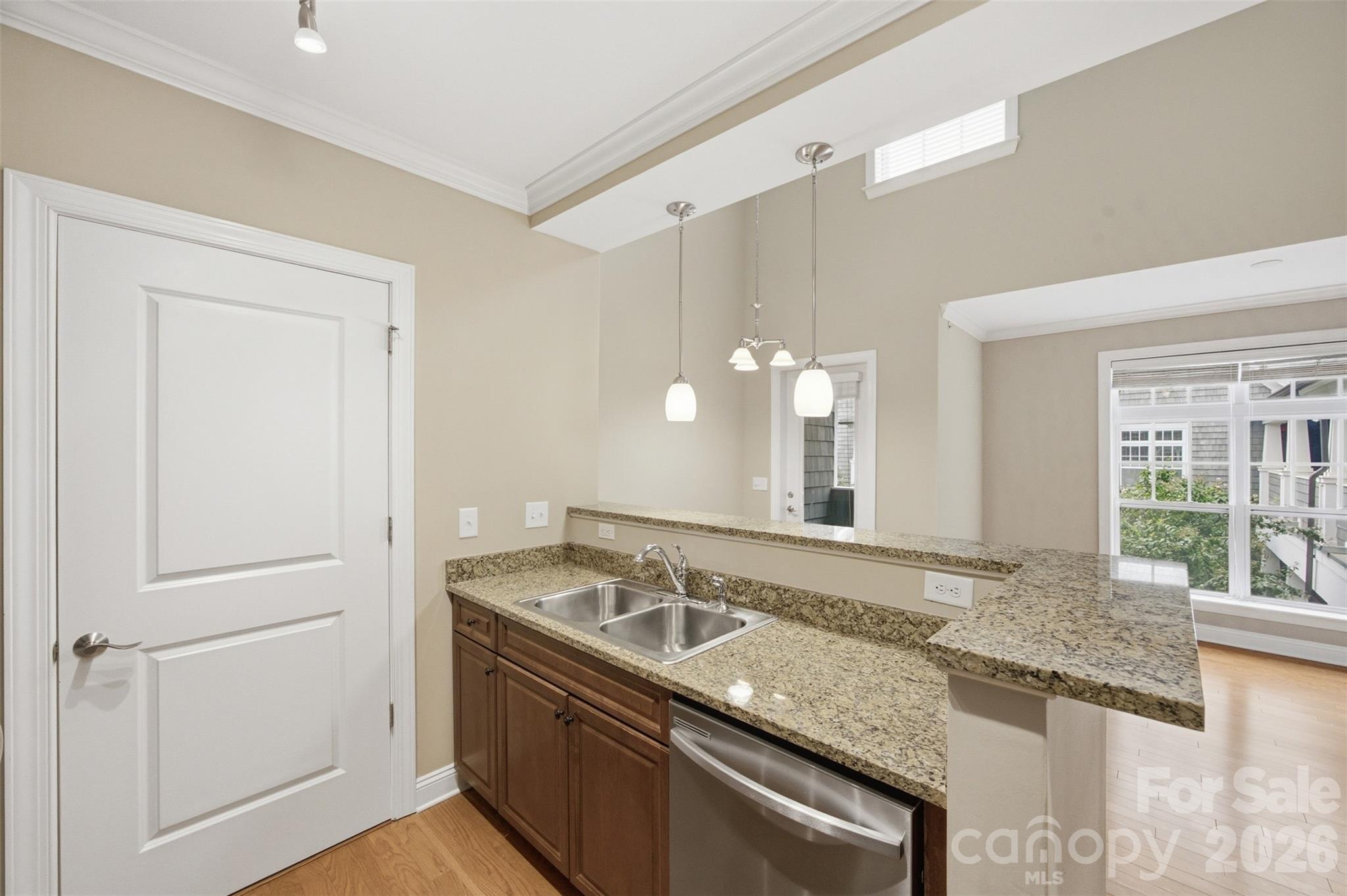 301 E Tremont Avenue Unit: 318