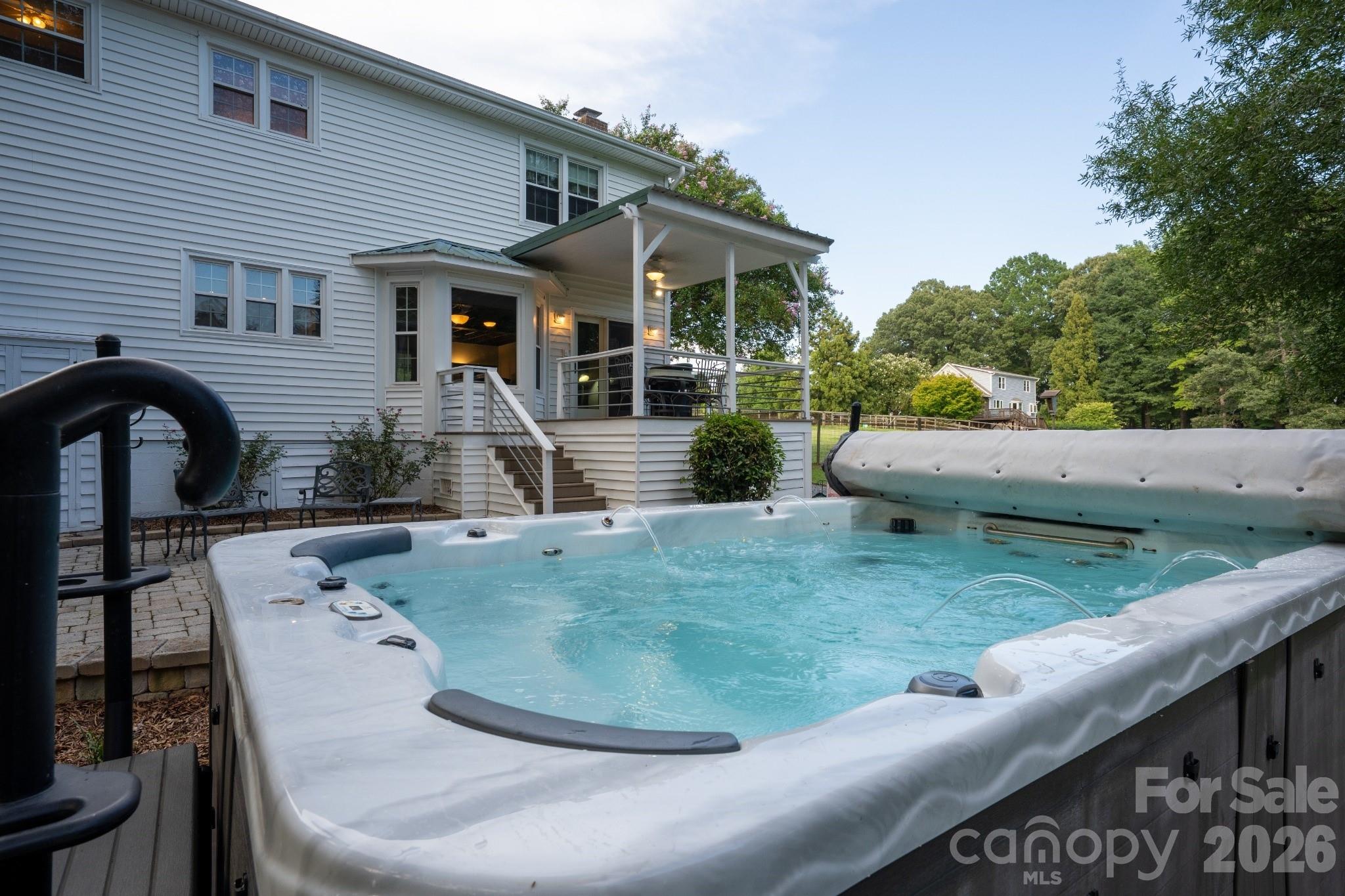 4904 Willow Pond Road