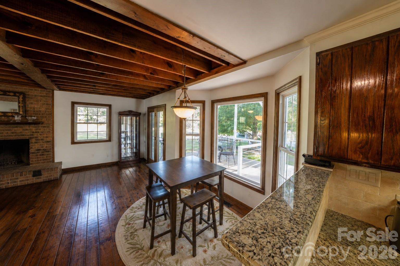 4904 Willow Pond Road