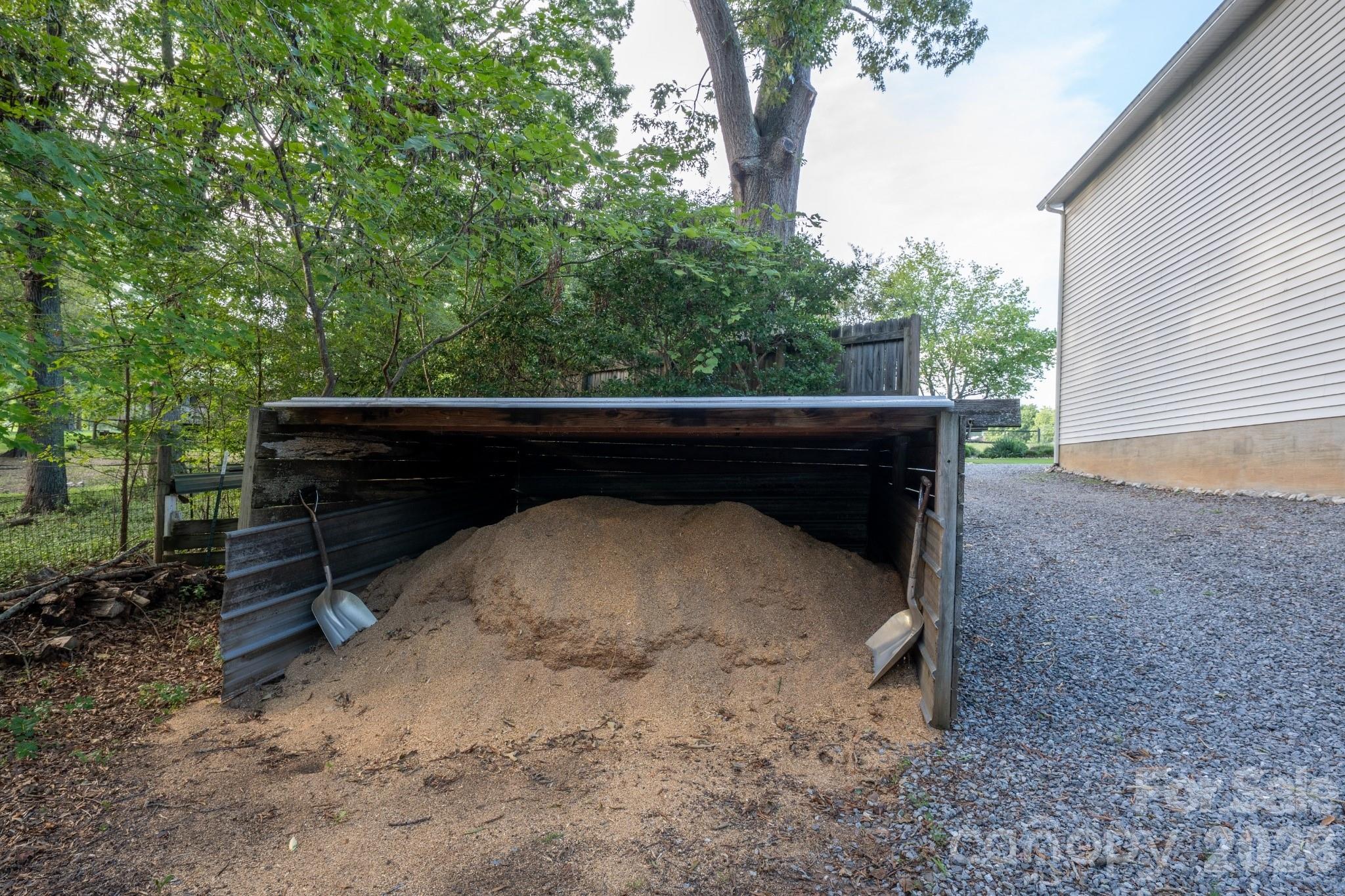 4904 Willow Pond Road
