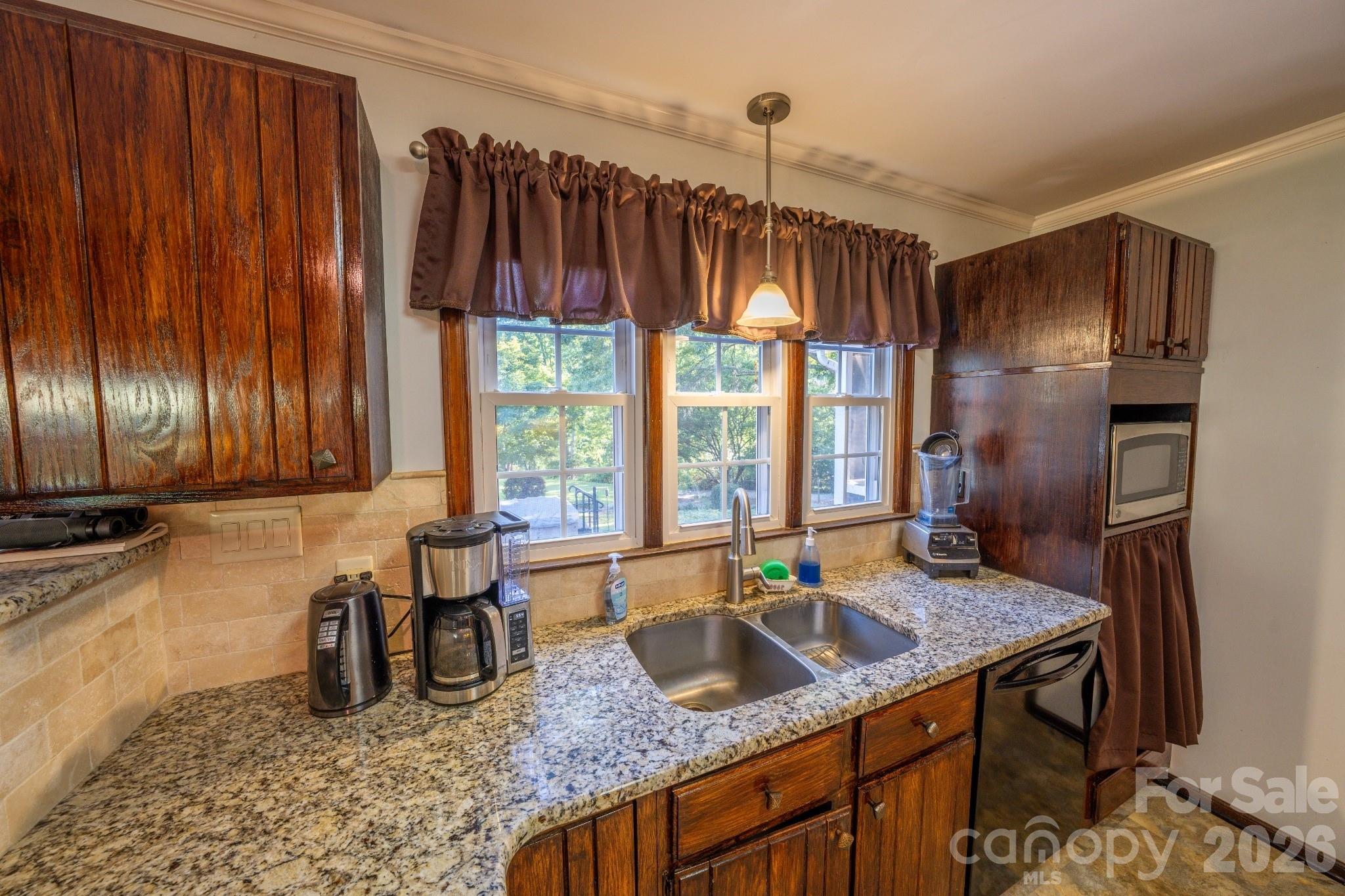 4904 Willow Pond Road