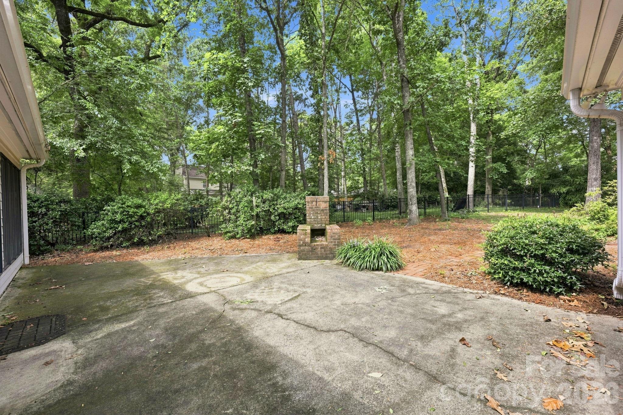 3528 Broadfield Road