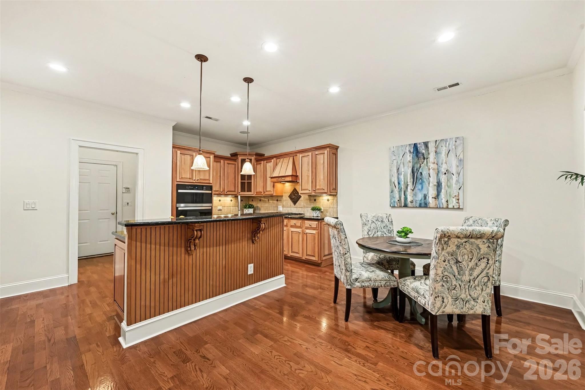 7526 Bluestar Lane