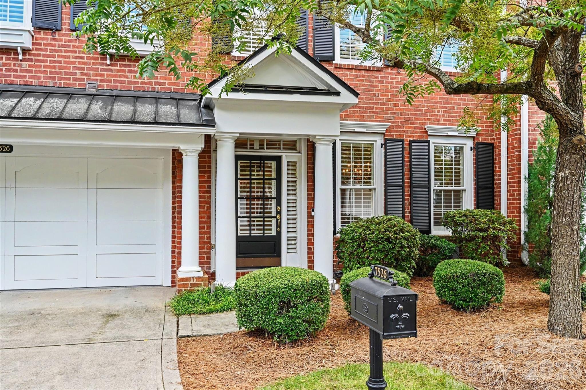 7526 Bluestar Lane