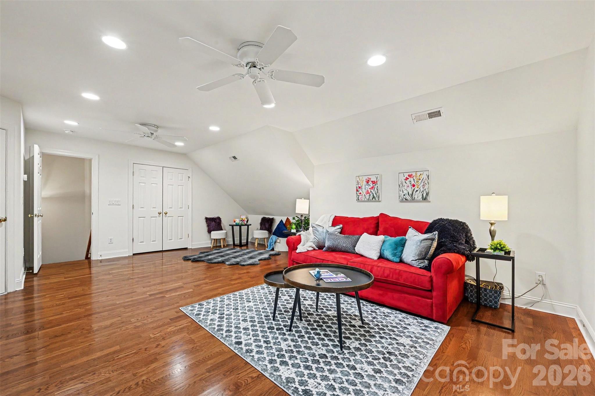 7526 Bluestar Lane