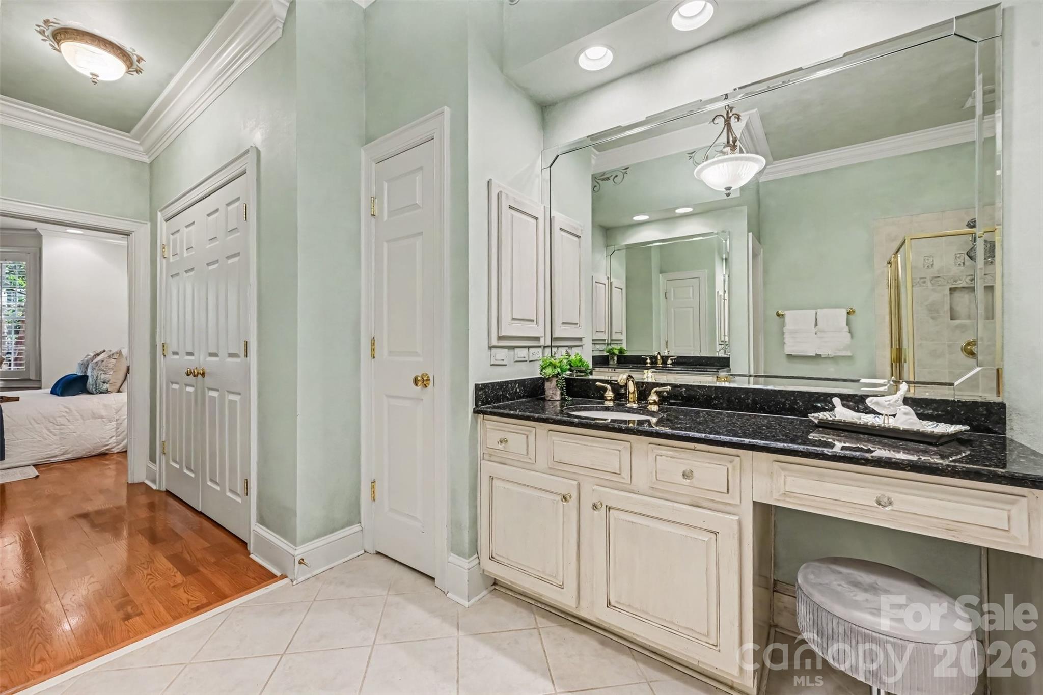 7526 Bluestar Lane