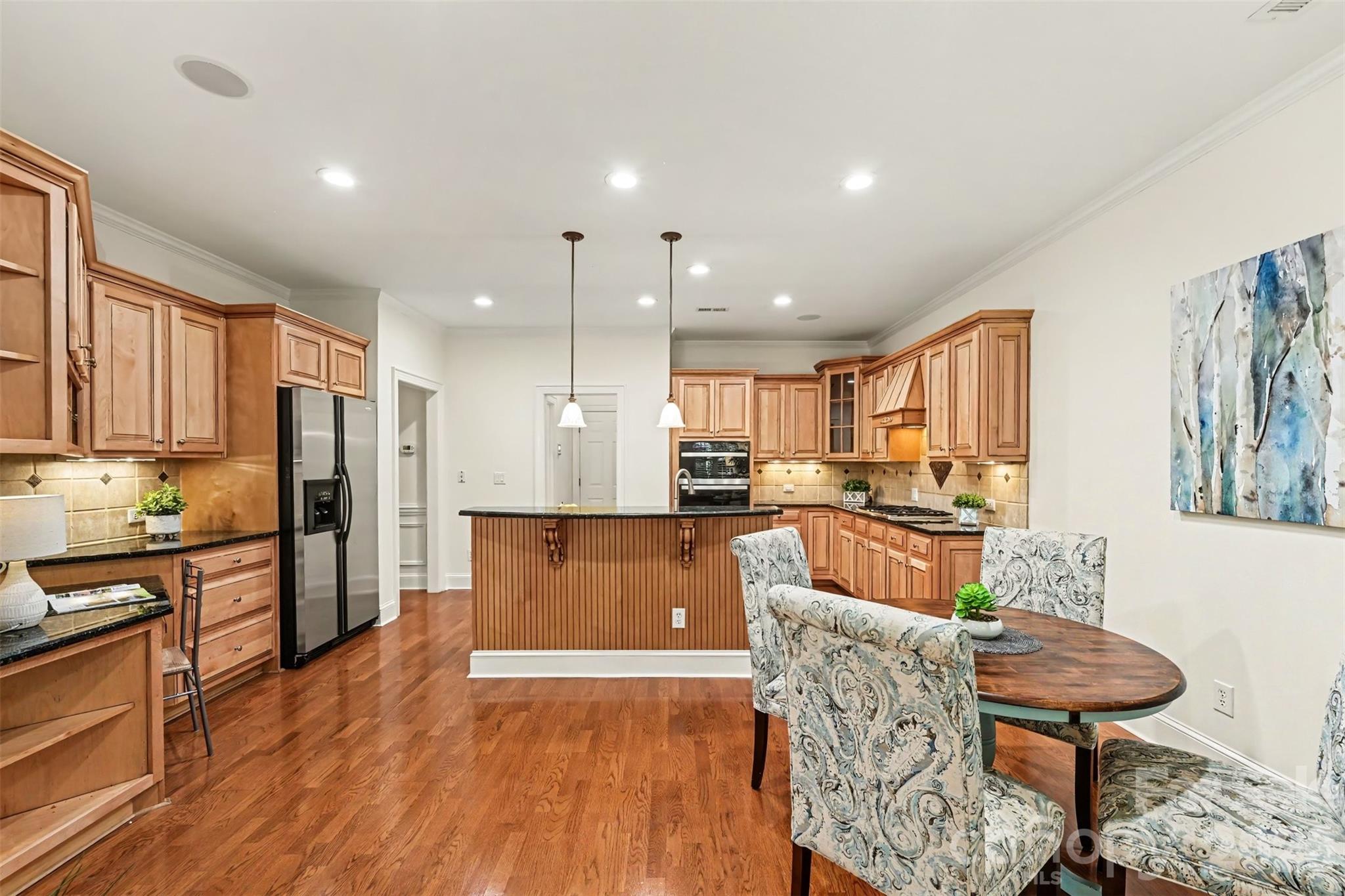 7526 Bluestar Lane