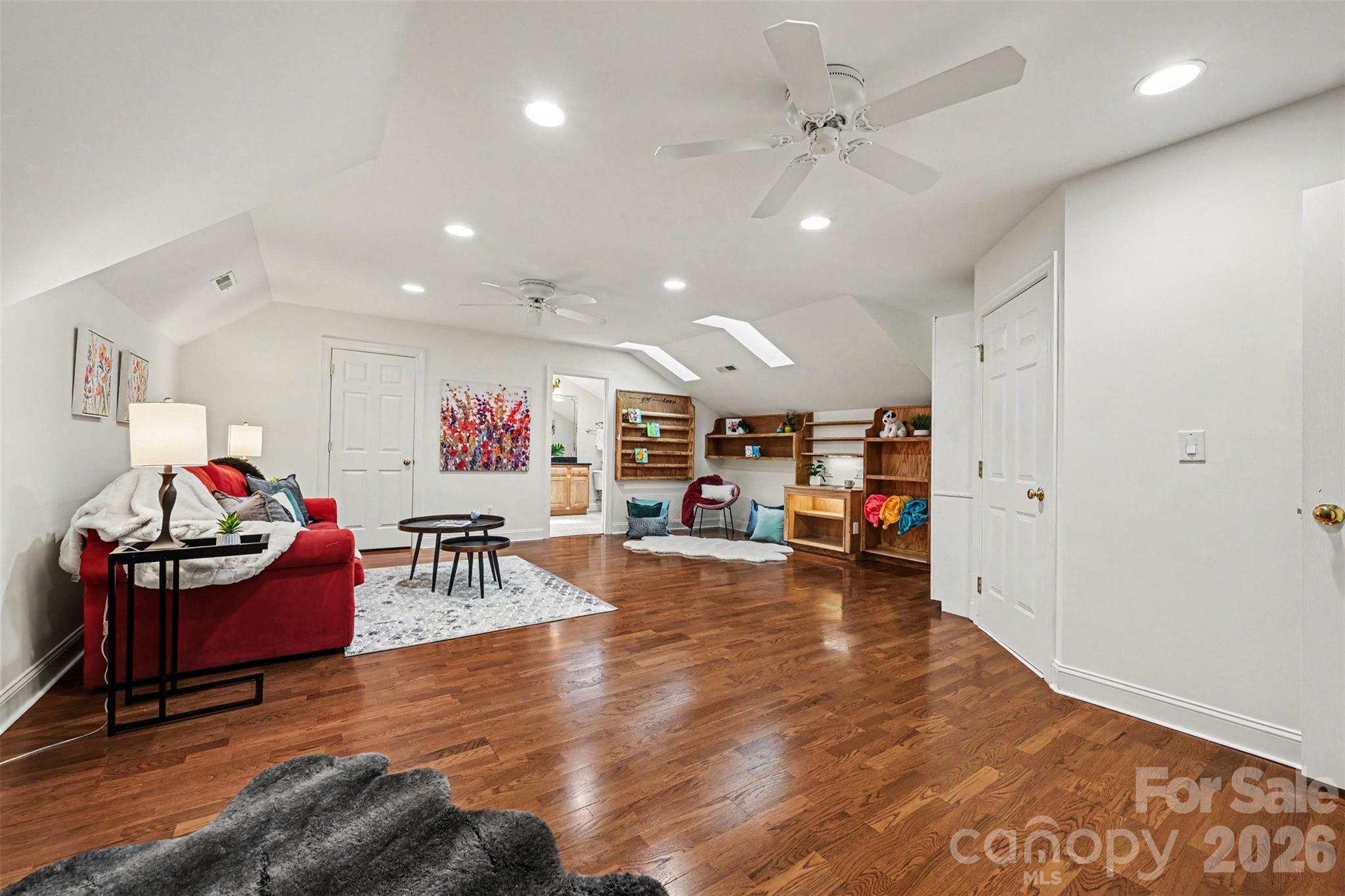 7526 Bluestar Lane