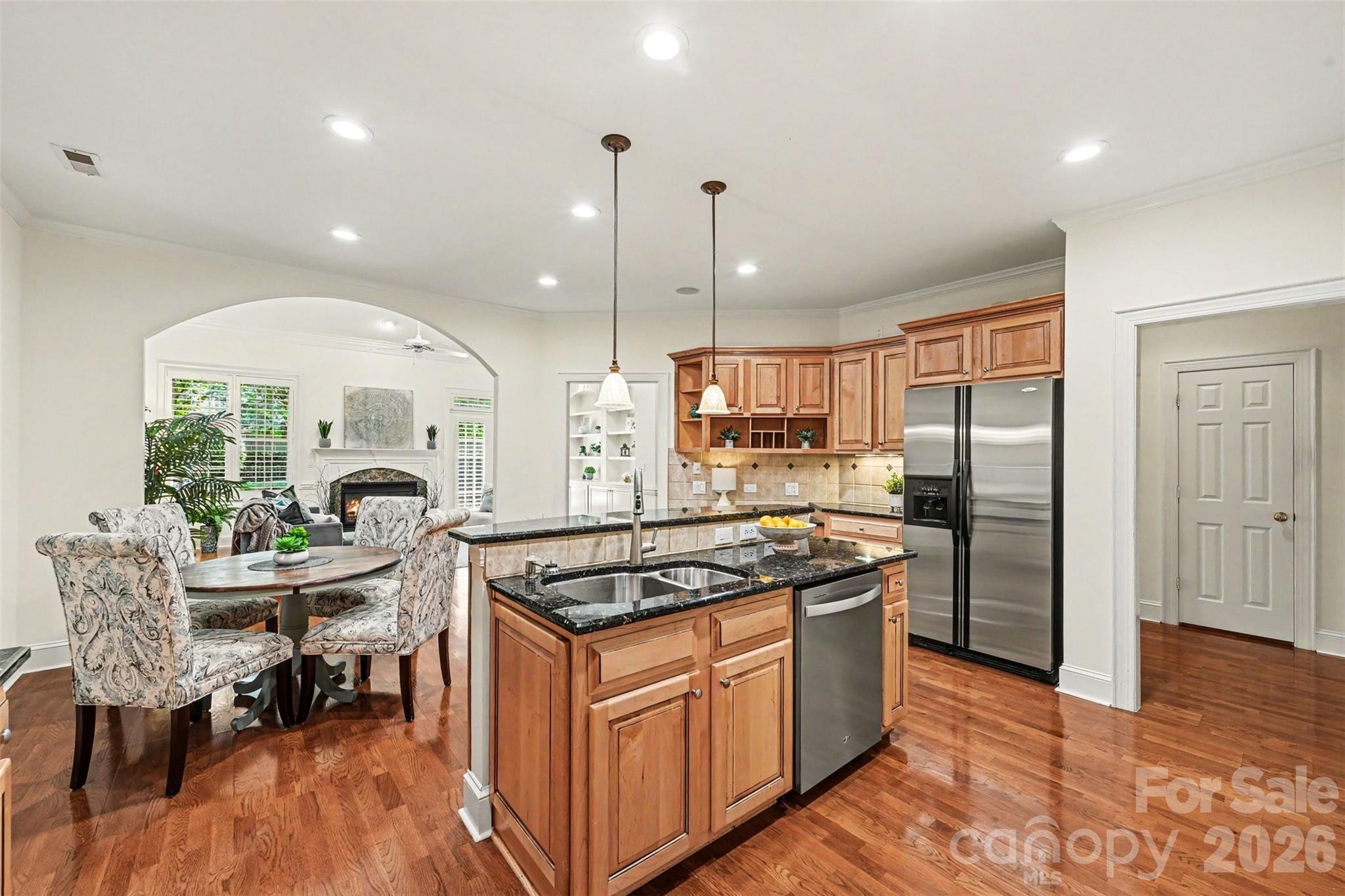 7526 Bluestar Lane