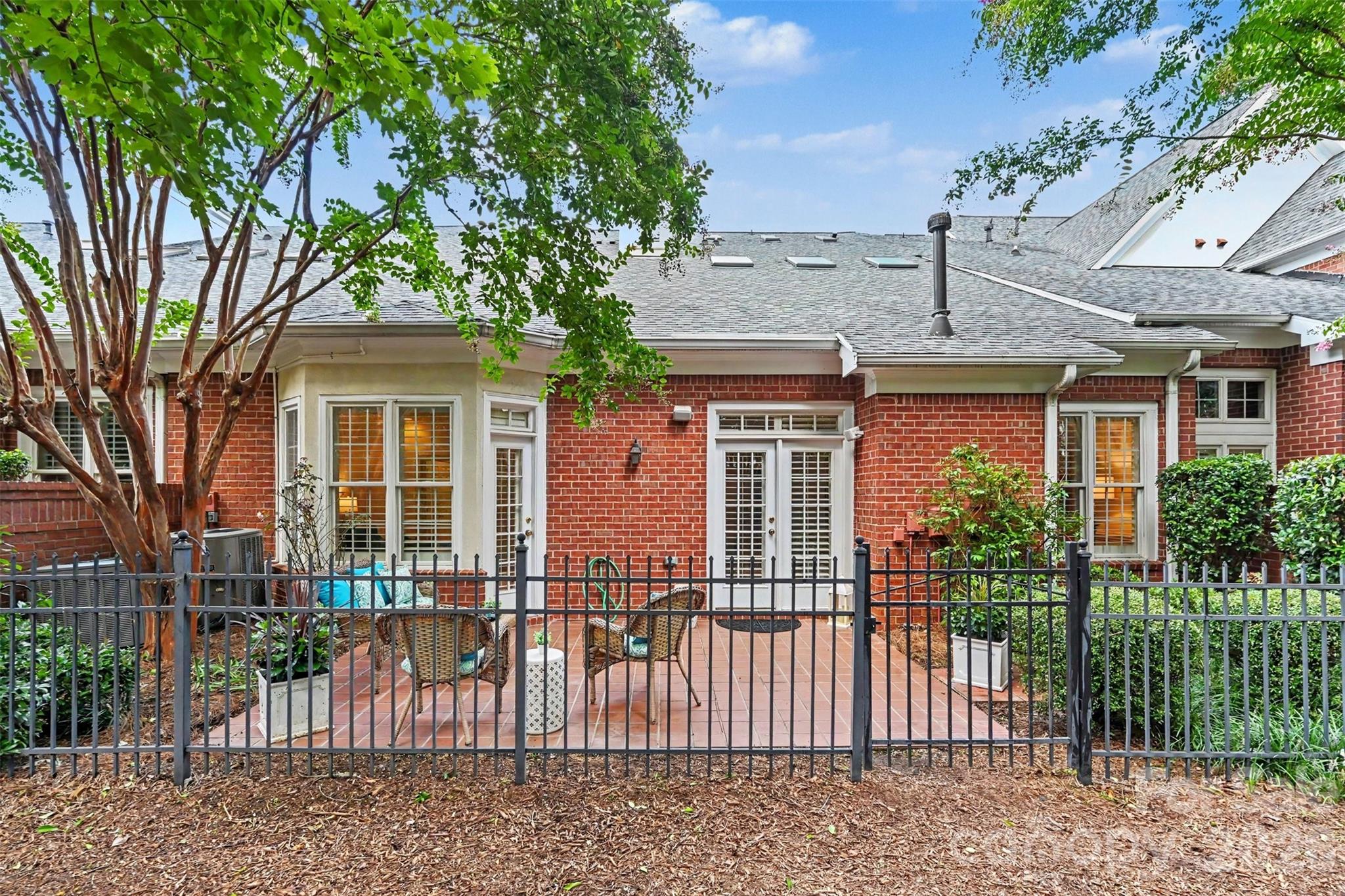 7526 Bluestar Lane