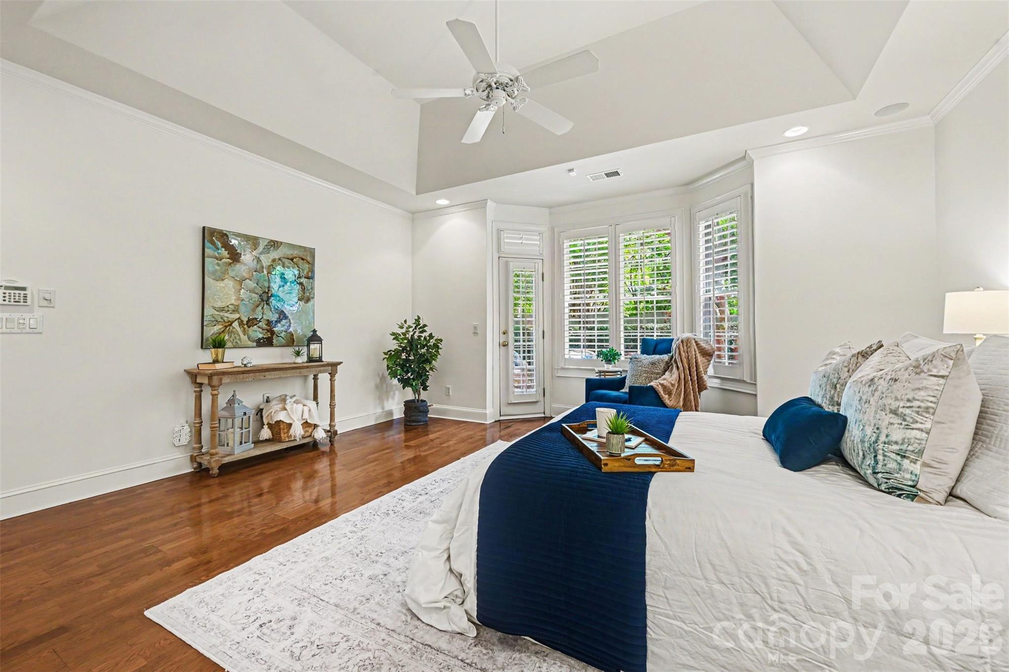 7526 Bluestar Lane