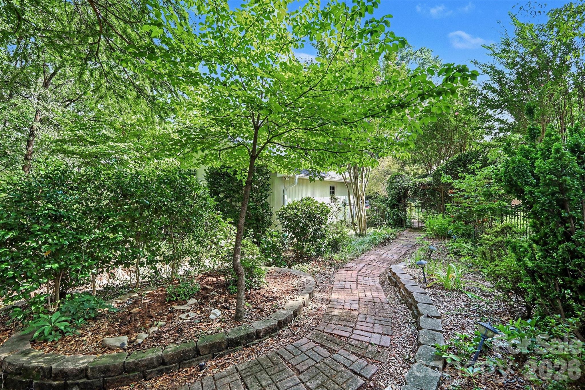 6122 Yellowood Road