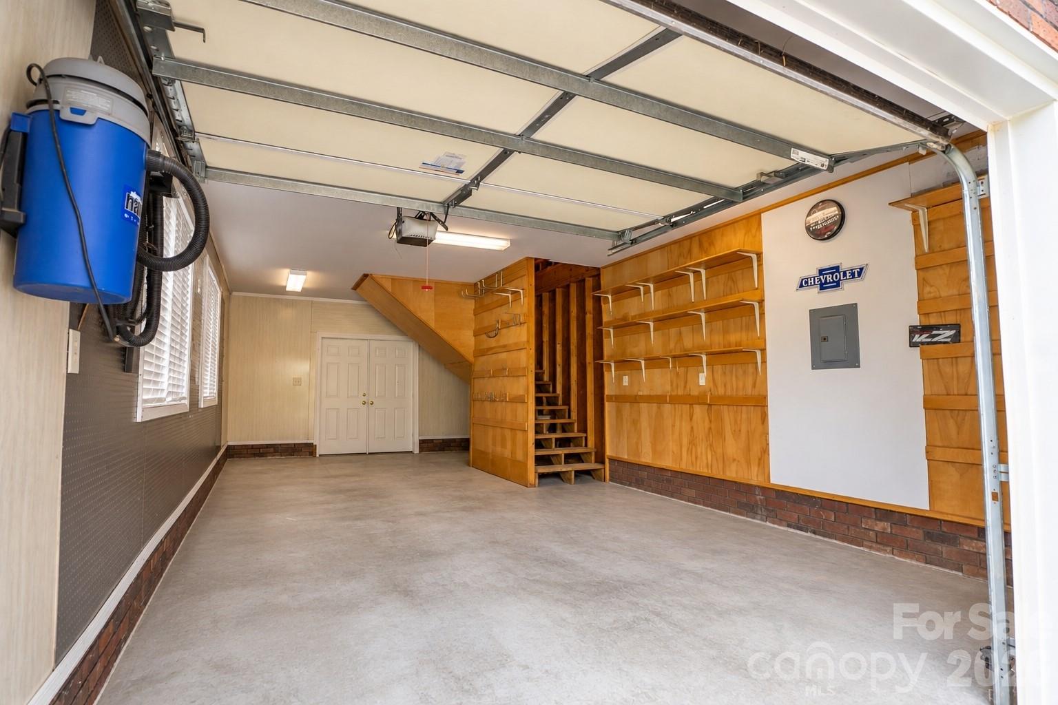 1927 Windmere Drive