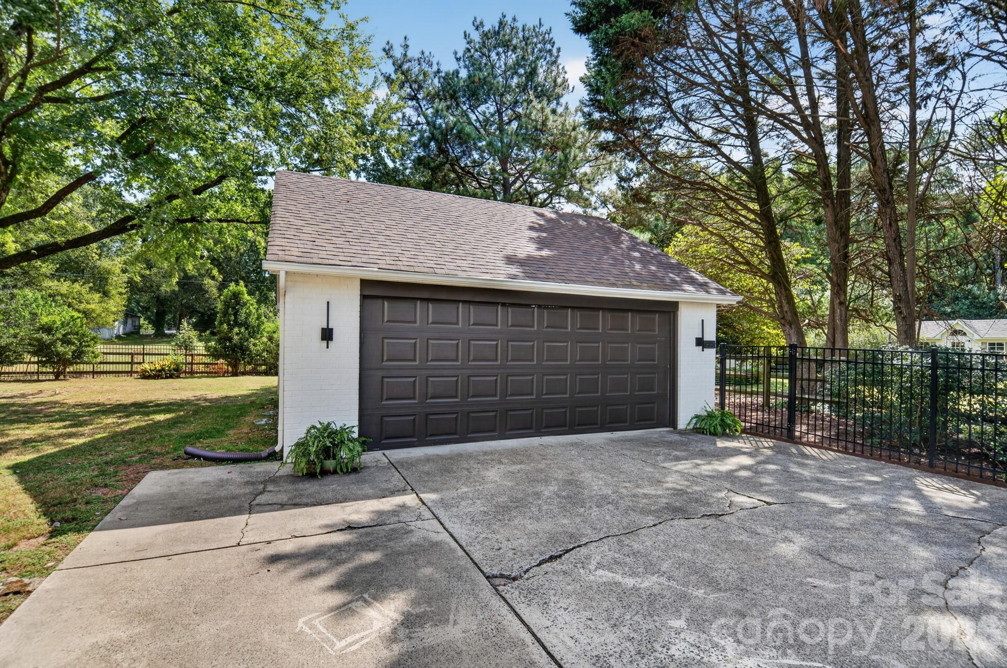 2021 Lynbridge Drive