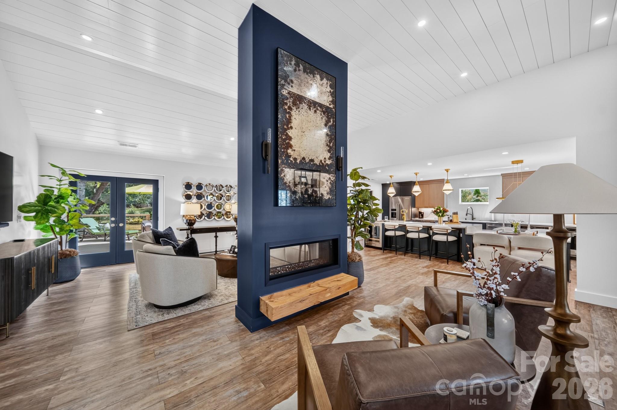 2021 Lynbridge Drive