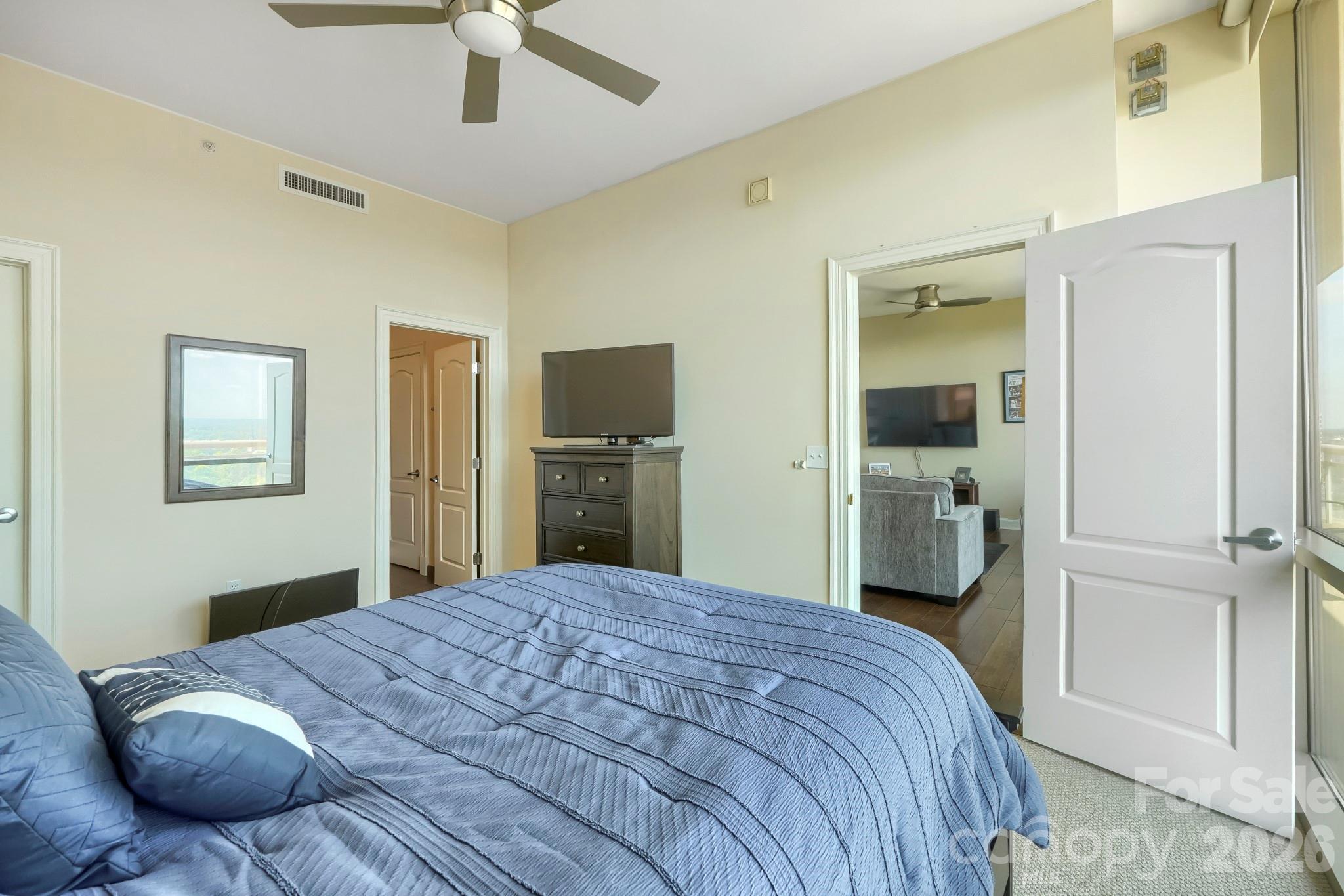 315 Arlington Avenue Unit: 1902