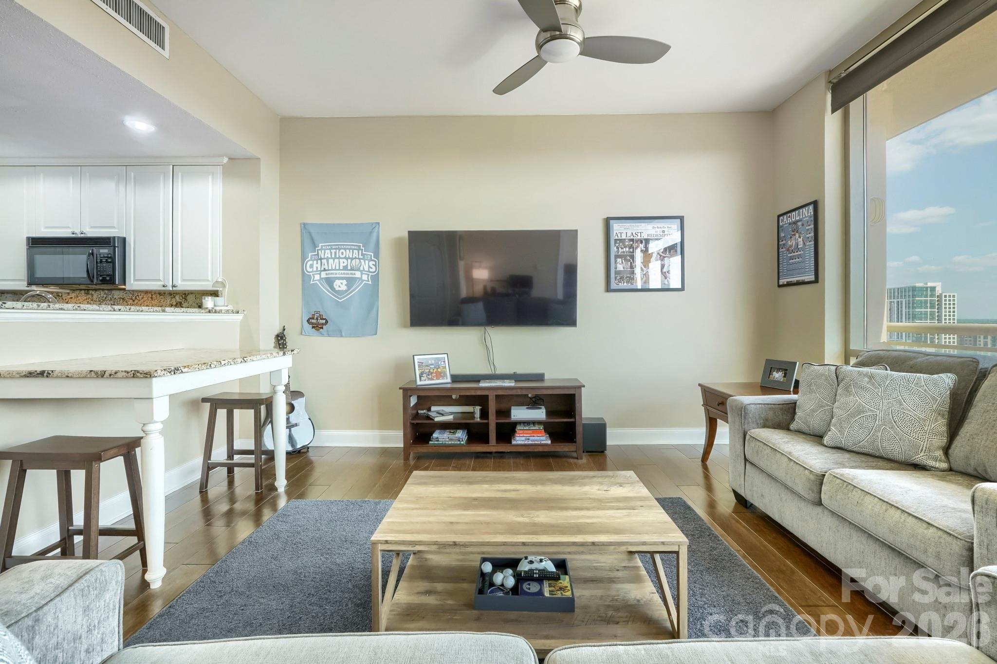 315 Arlington Avenue Unit: 1902