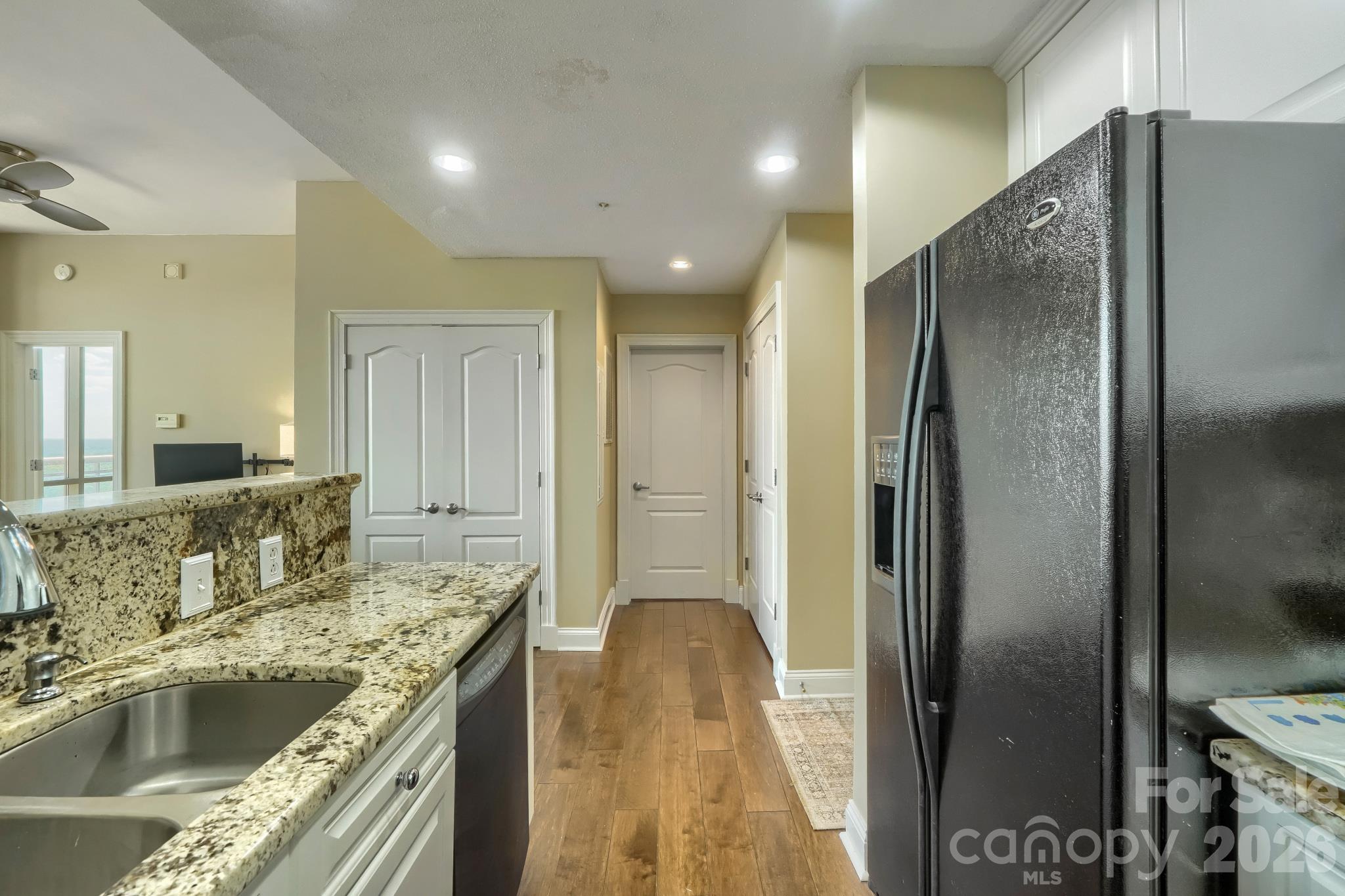 315 Arlington Avenue Unit: 1902