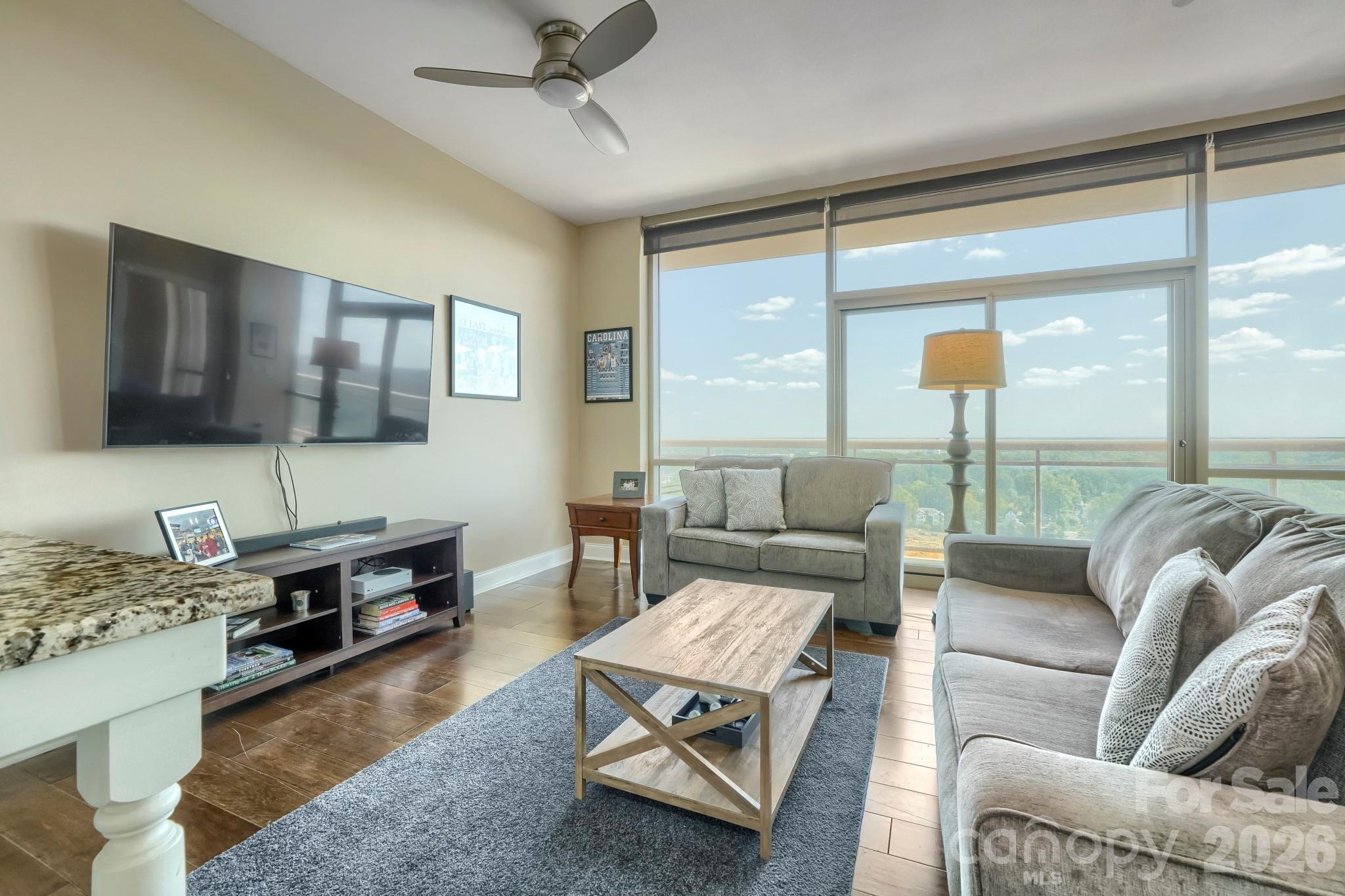 315 Arlington Avenue Unit: 1902