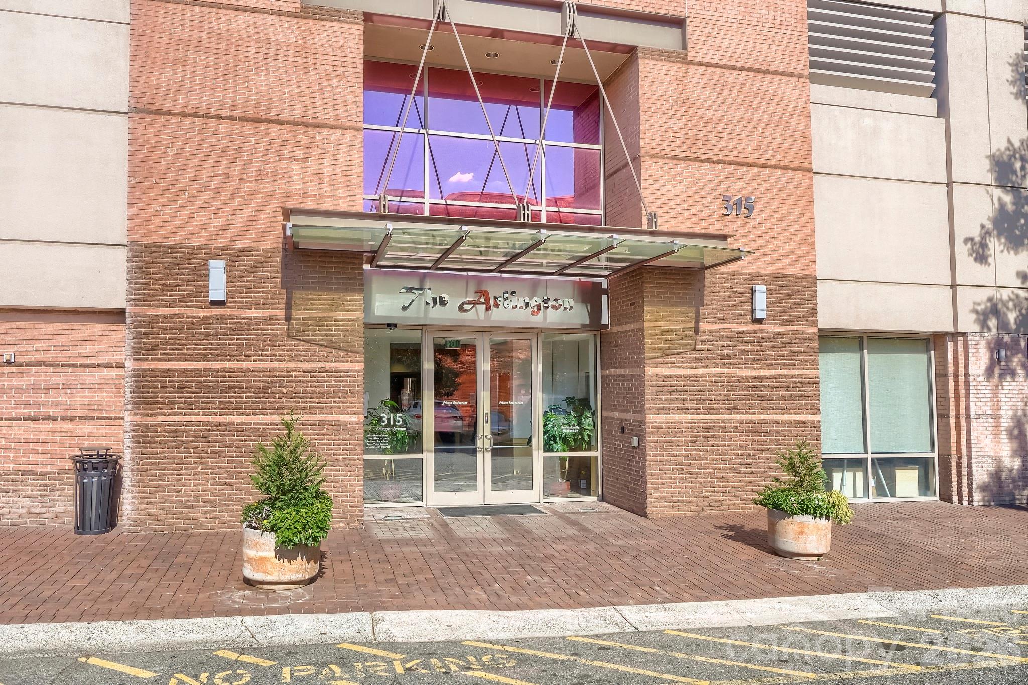 315 Arlington Avenue Unit: 1902