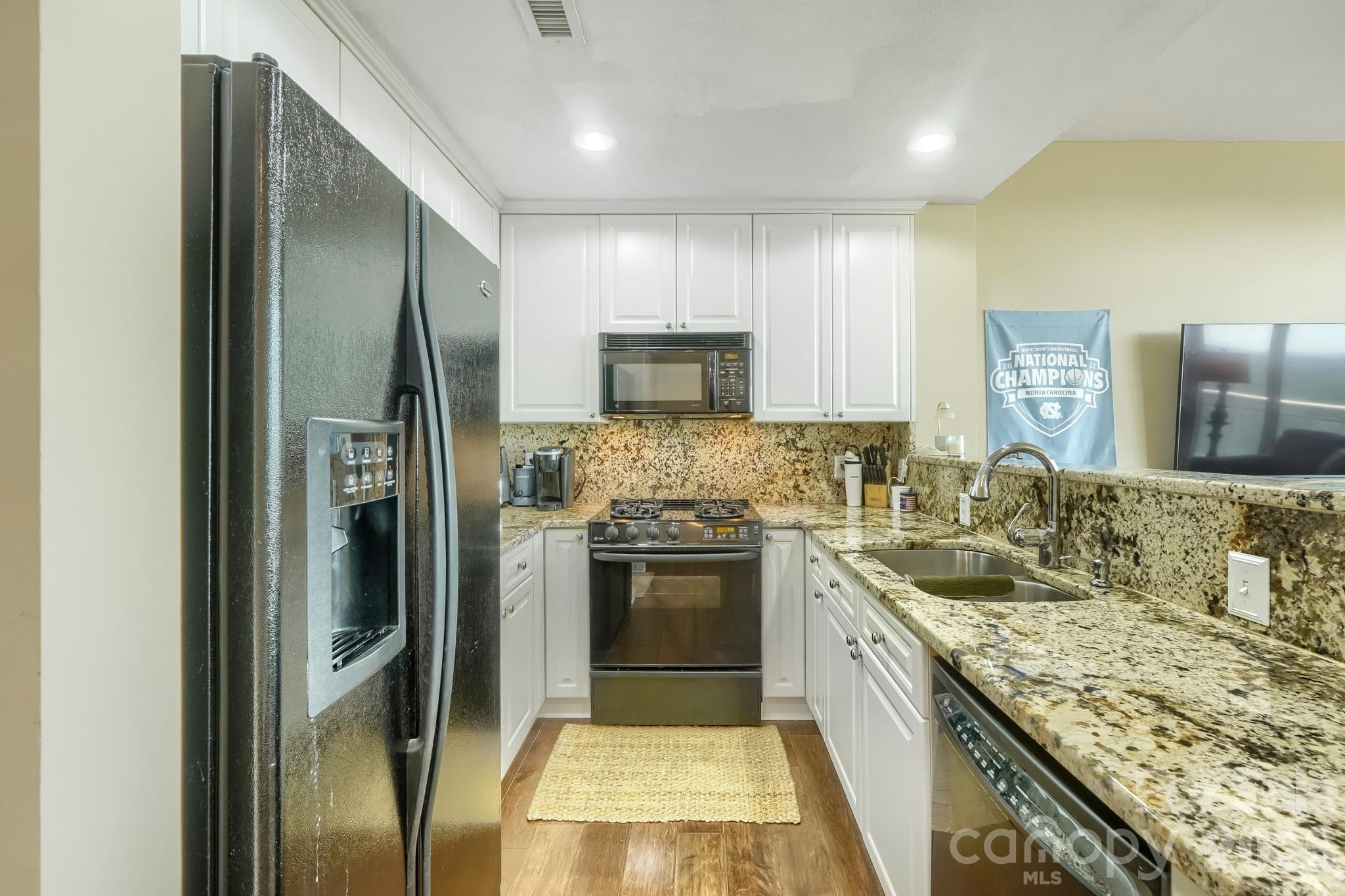 315 Arlington Avenue Unit: 1902