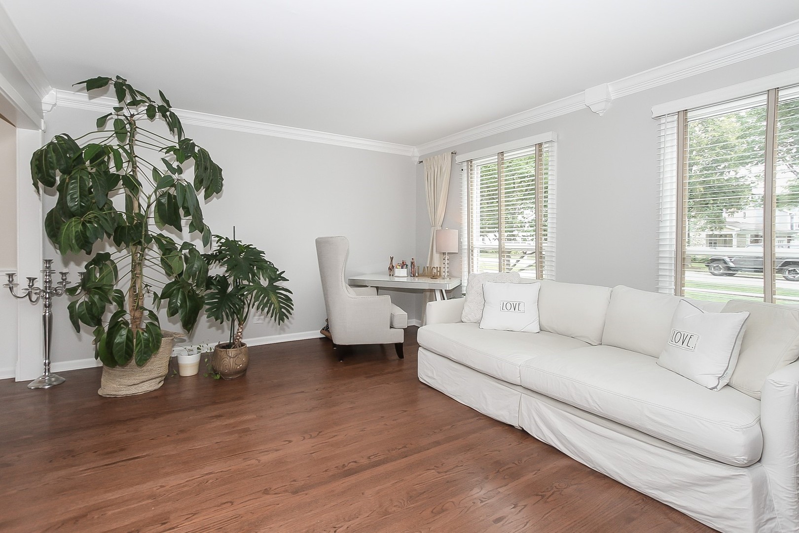 1280 N Ashland Avenue