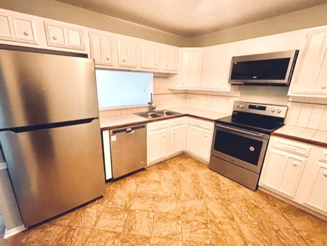 1255 N Sterling Avenue Unit: 106