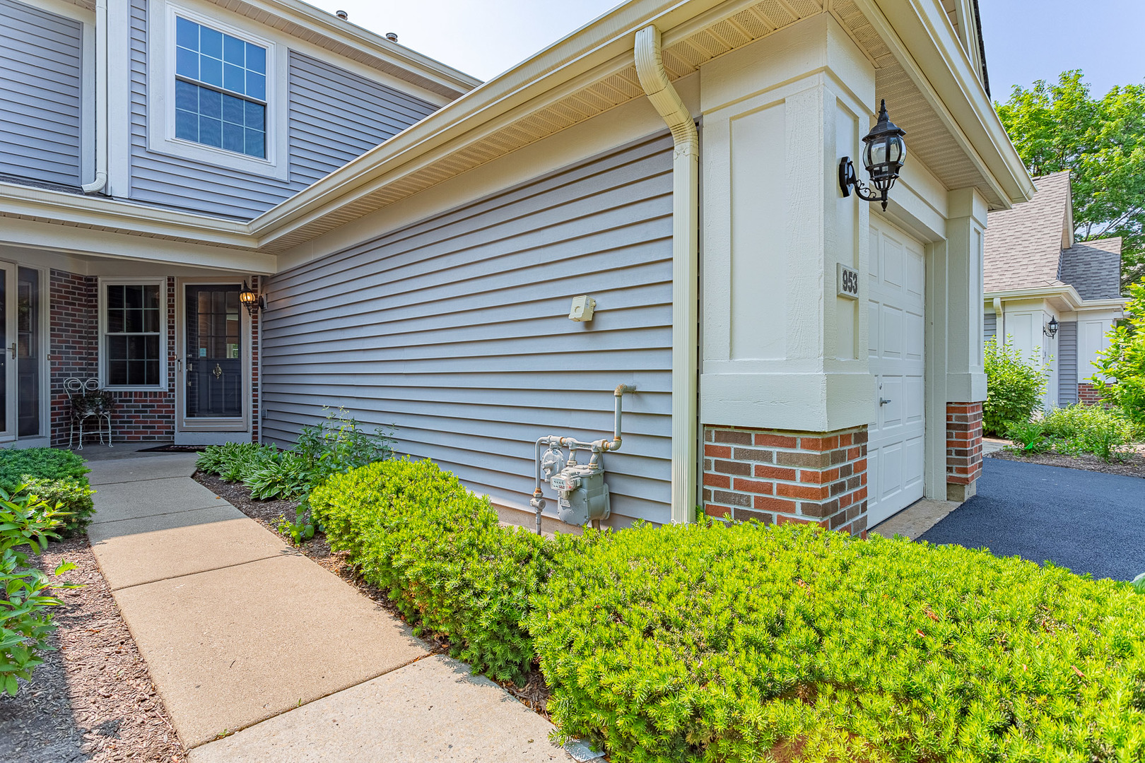 953 Little Falls Court