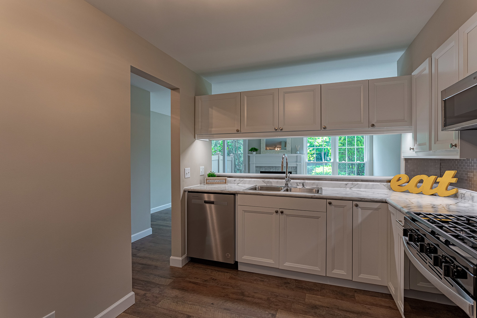 953 Little Falls Court