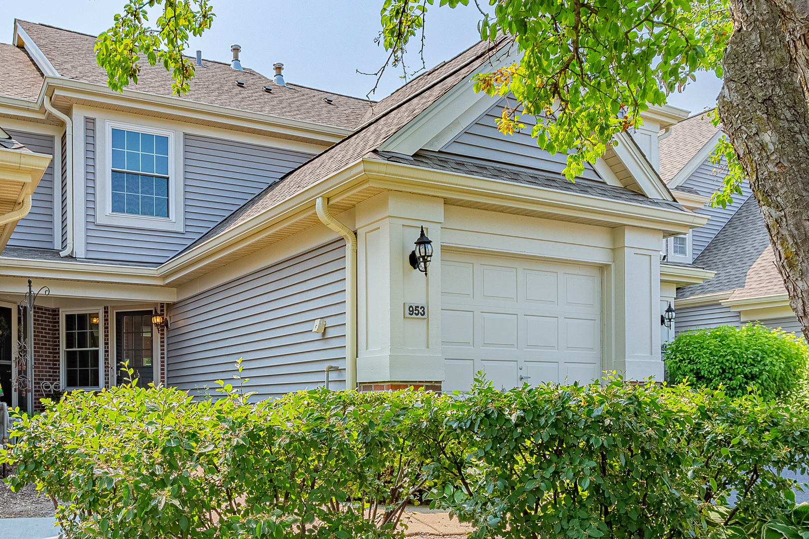 953 Little Falls Court