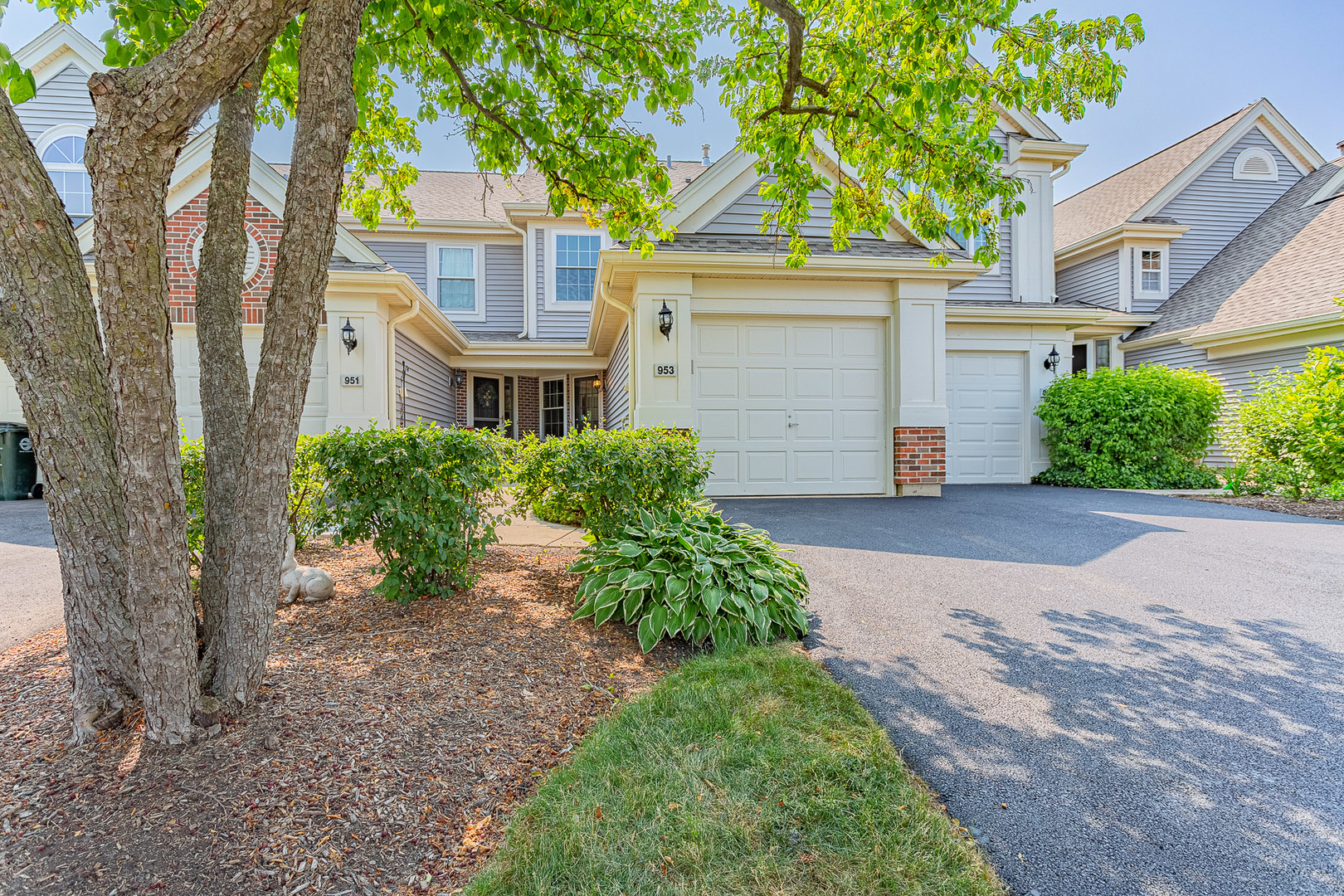 953 Little Falls Court