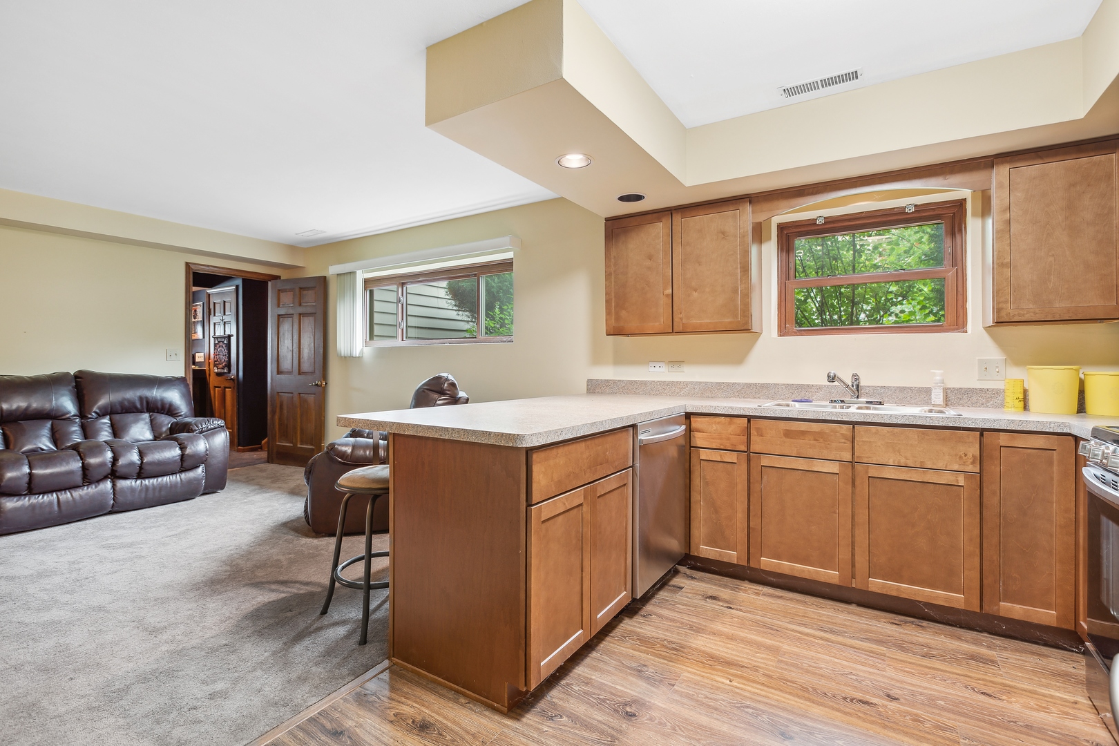 656 W EGGERDING Drive