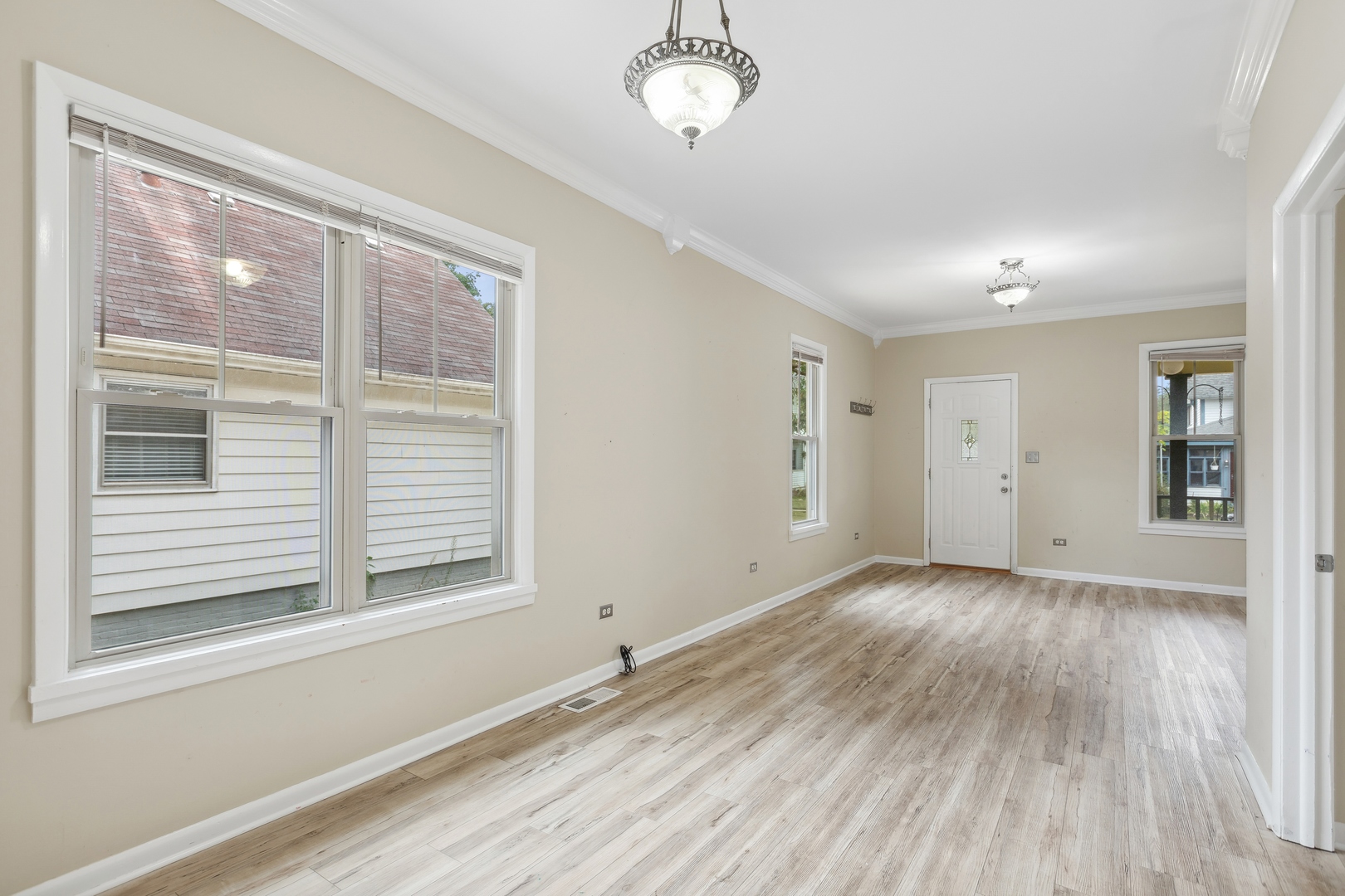 113 S 6TH Street