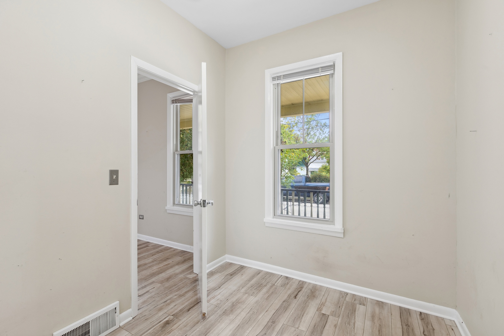 113 S 6TH Street