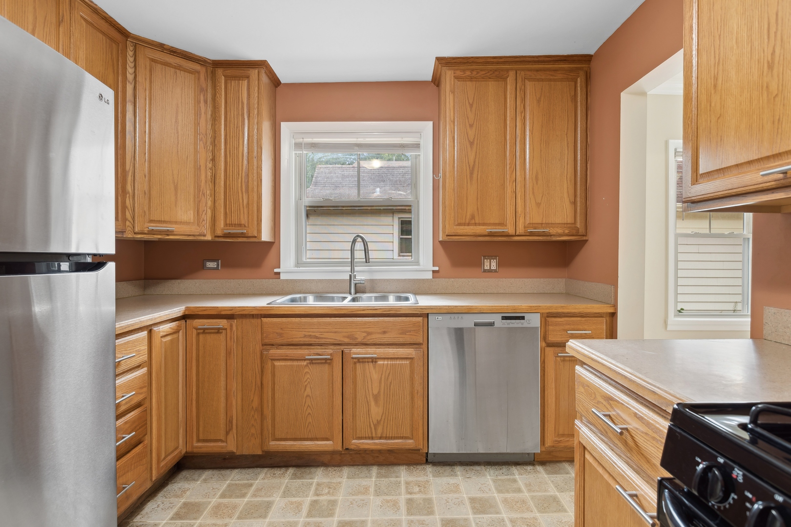 113 S 6TH Street