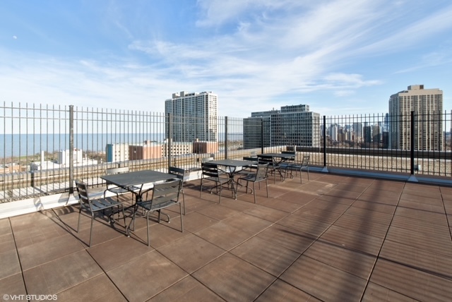 2930 N SHERIDAN Road Unit: 1503