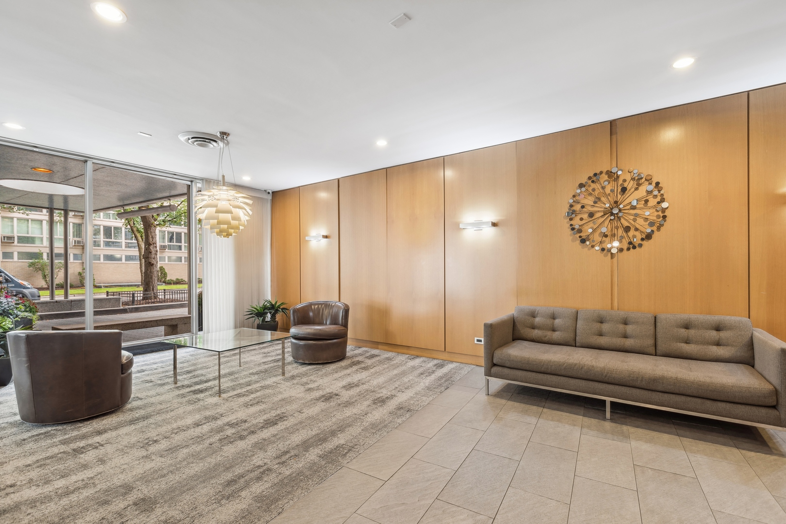 2930 N SHERIDAN Road Unit: 1503