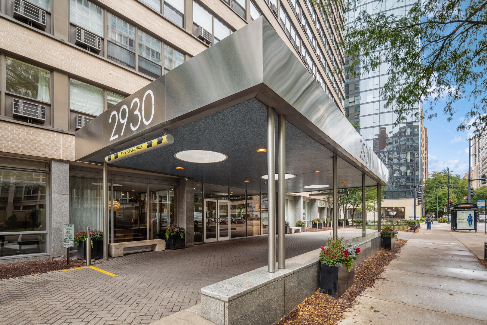 2930 N SHERIDAN Road Unit: 1503