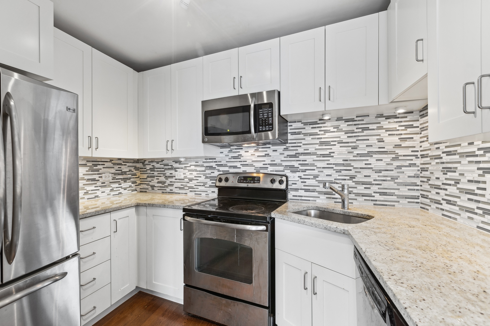 2930 N SHERIDAN Road Unit: 1503