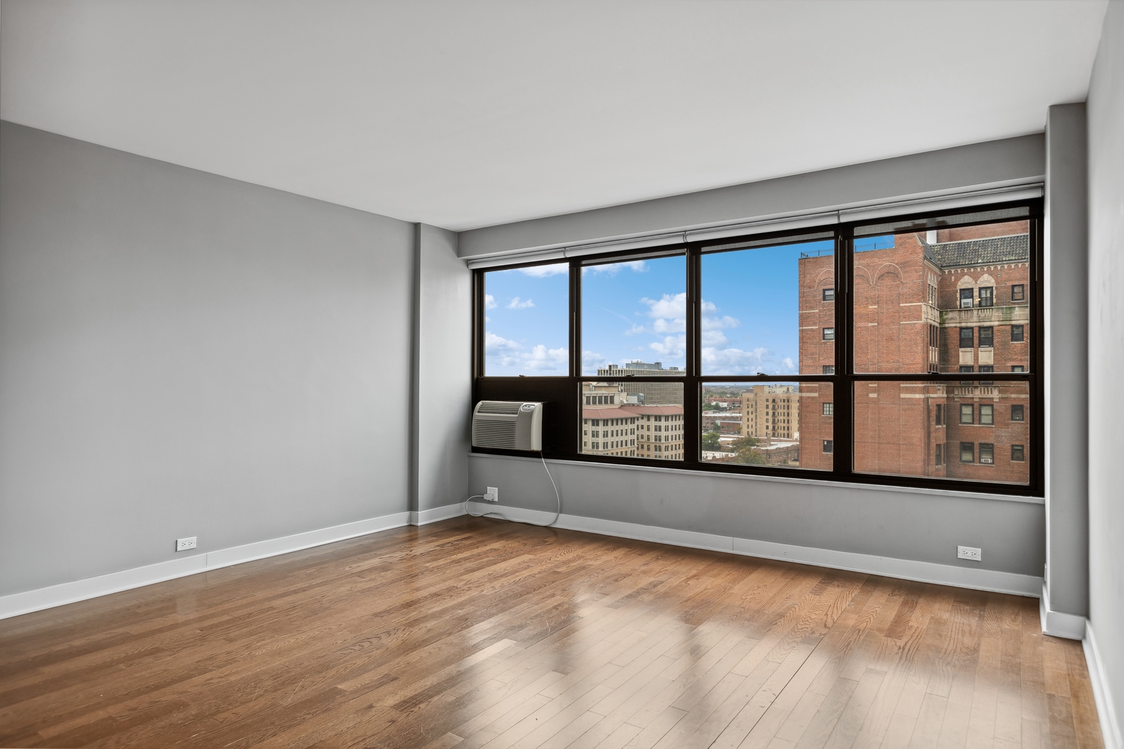 2930 N SHERIDAN Road Unit: 1503