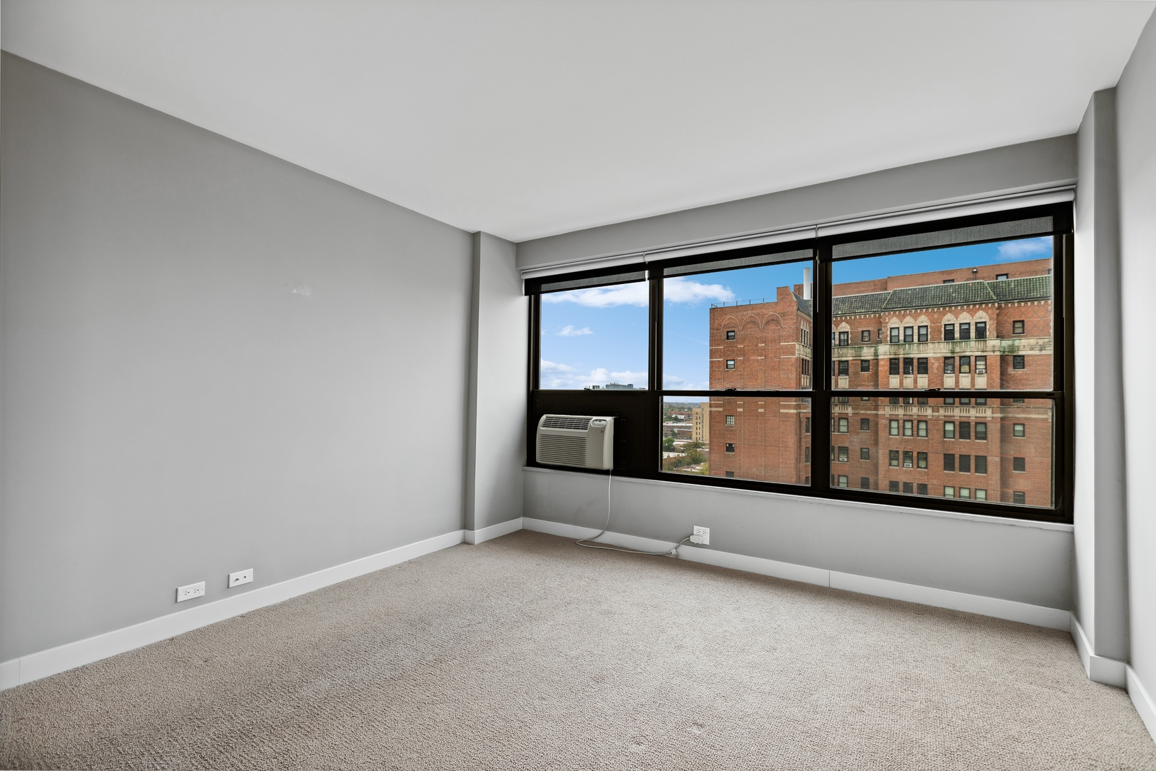 2930 N SHERIDAN Road Unit: 1503