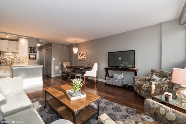 2930 N SHERIDAN Road Unit: 1503