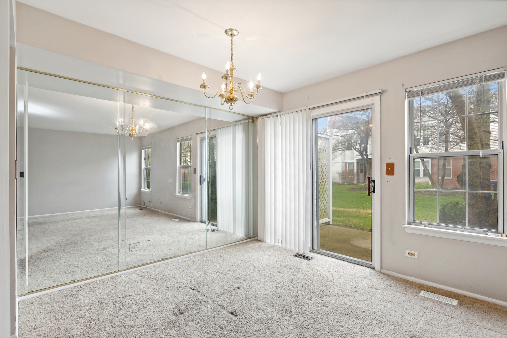 1808 QUAKER HOLLOW Lane