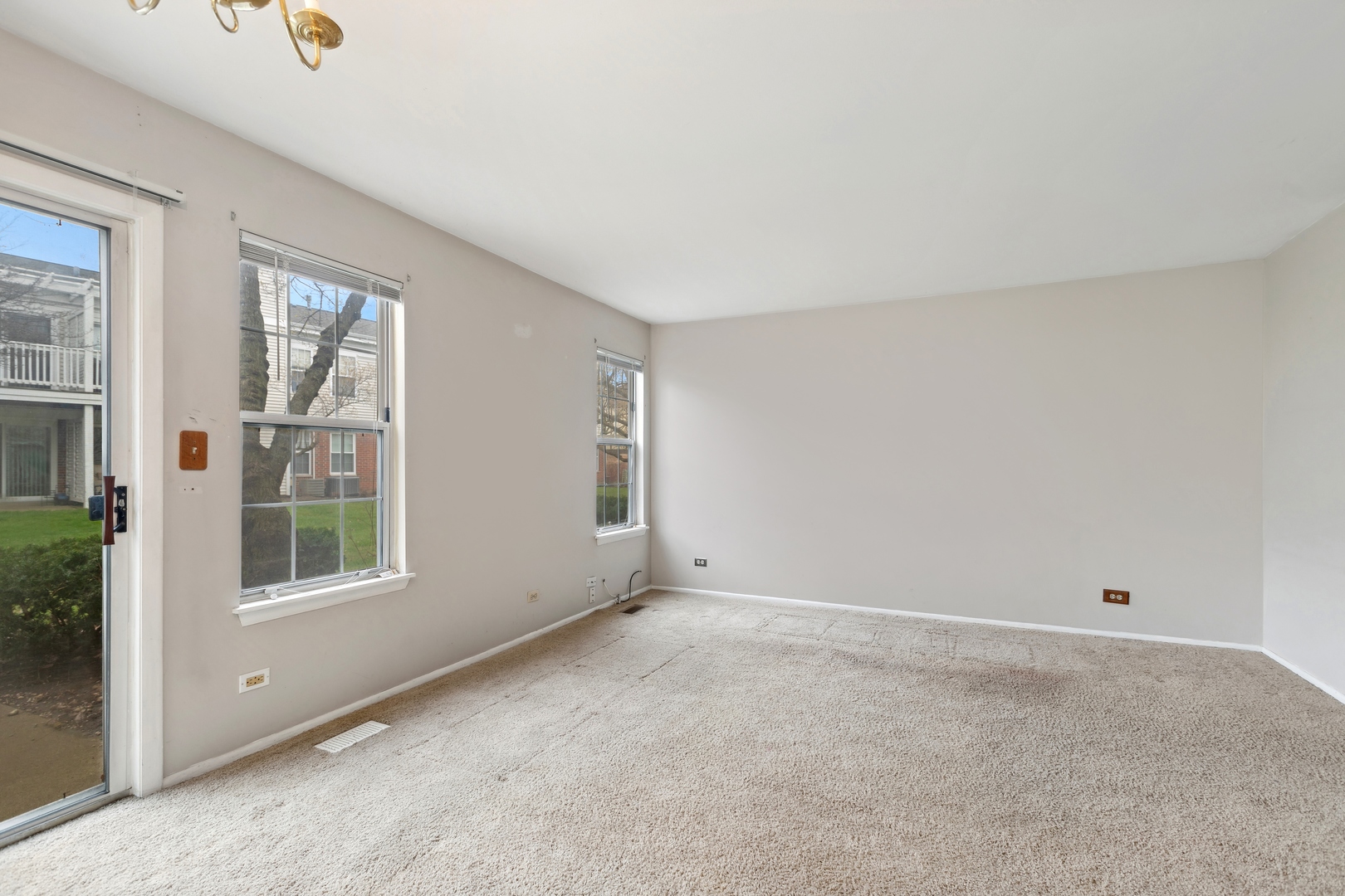 1808 QUAKER HOLLOW Lane