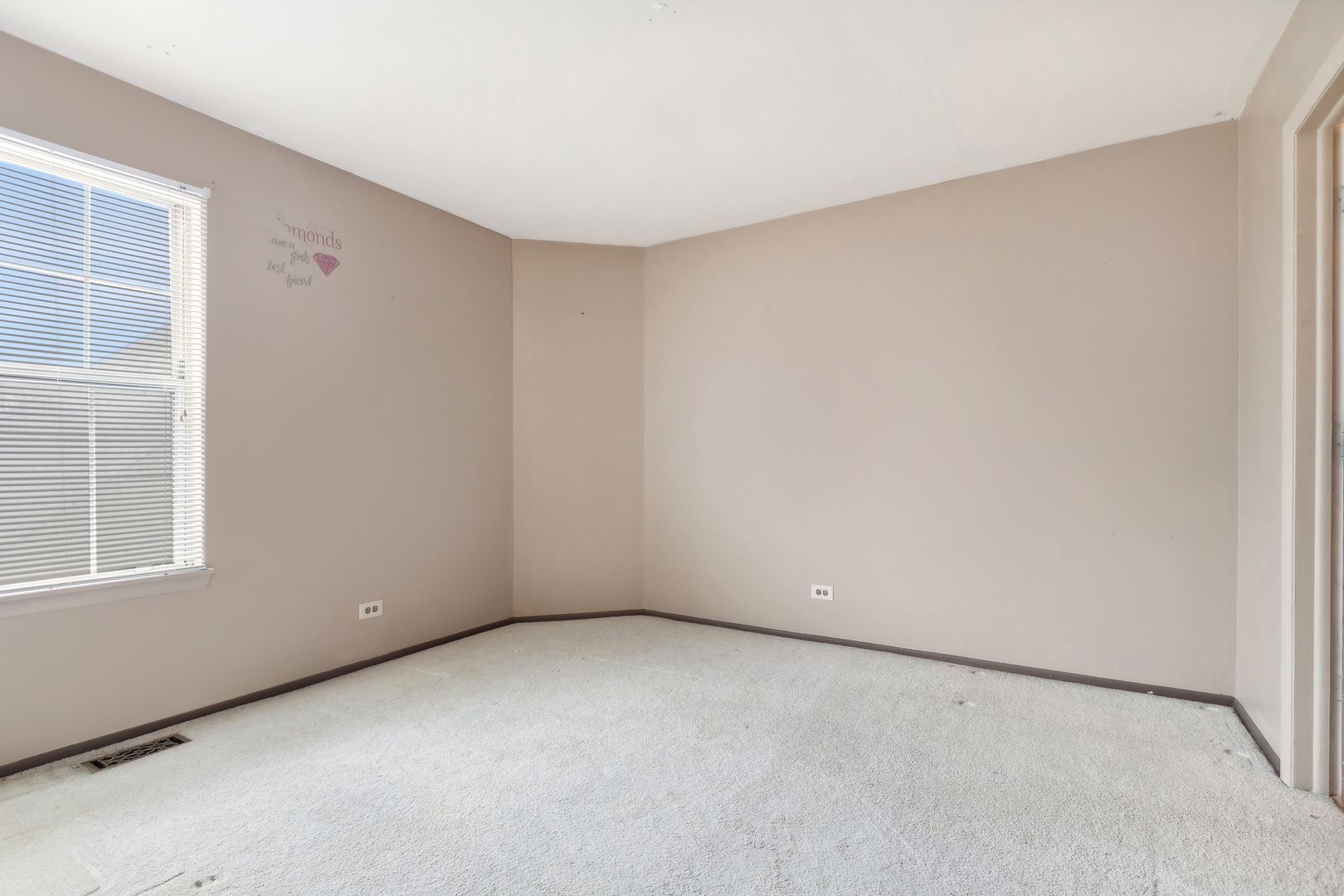 1808 QUAKER HOLLOW Lane